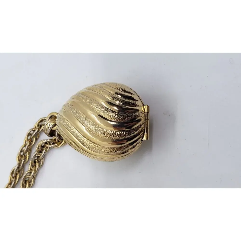 Vintage Locket Pendant  1968 Stash Perfume Opens Gold Plated Avon